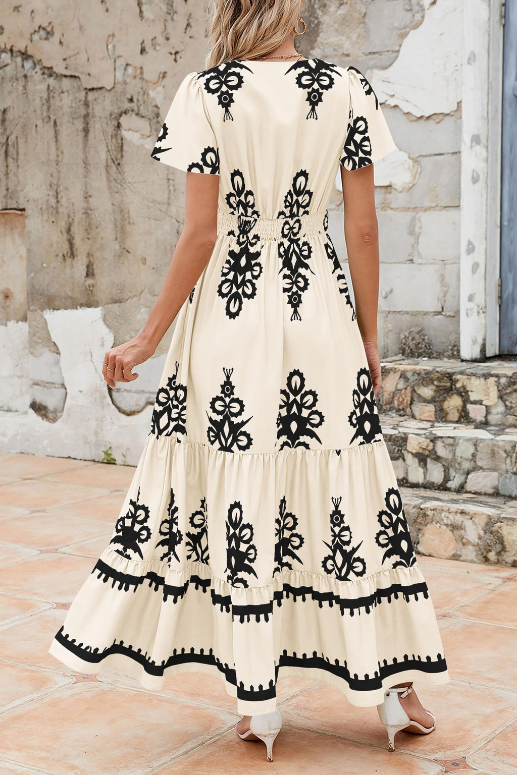 PRETTYGARDEN Womens Summer Casual V Neck Boho Maxi Dress Flowy Aline Bell Sleeve Tiered Floral Dresses with Pocket