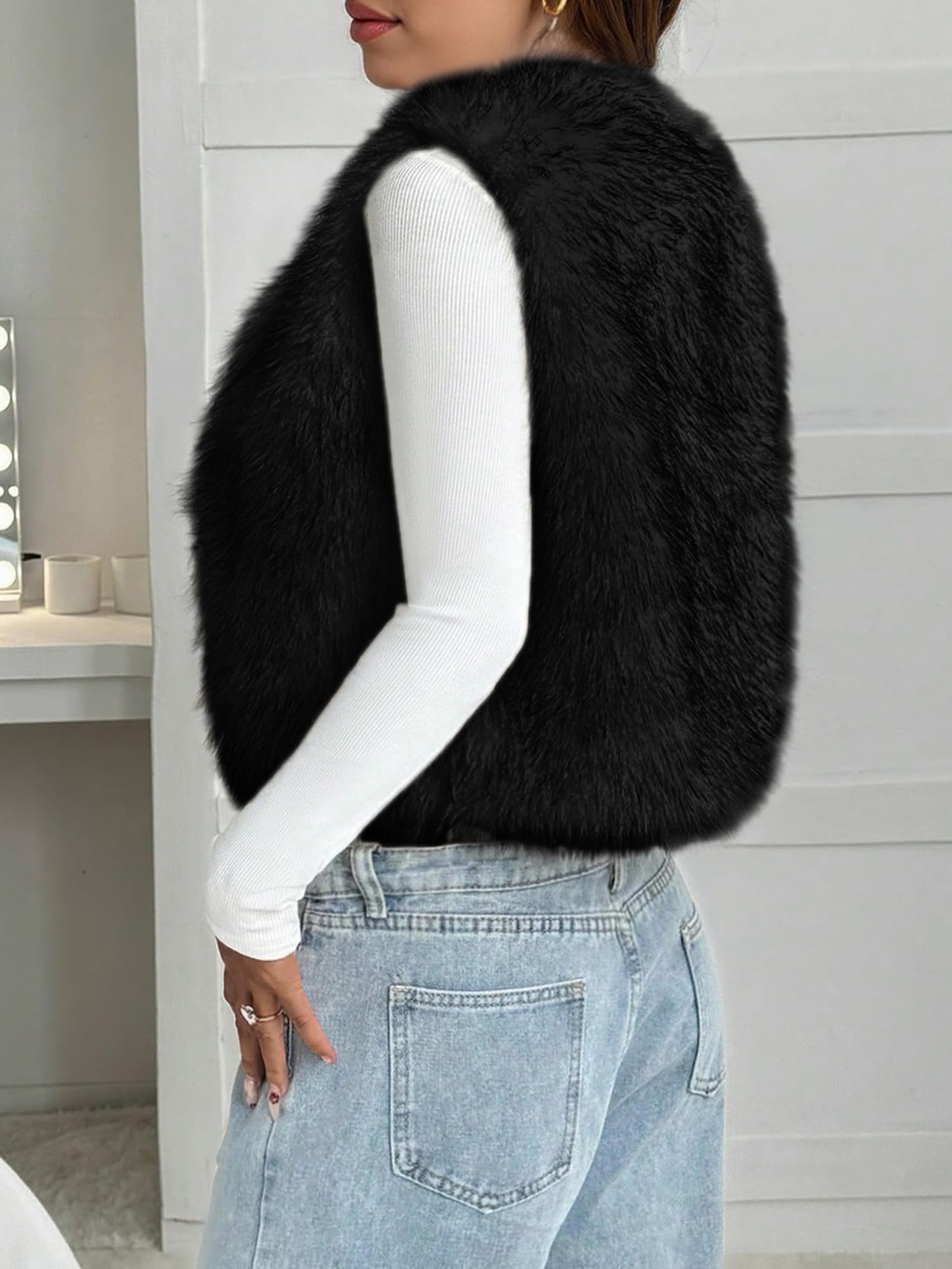 BTFBM Faux Fur Vest Women Fall Fashion Sleeveless Fuzzy Jacket Fluffy Coats Winter Clothing Furry Outerwear Vests