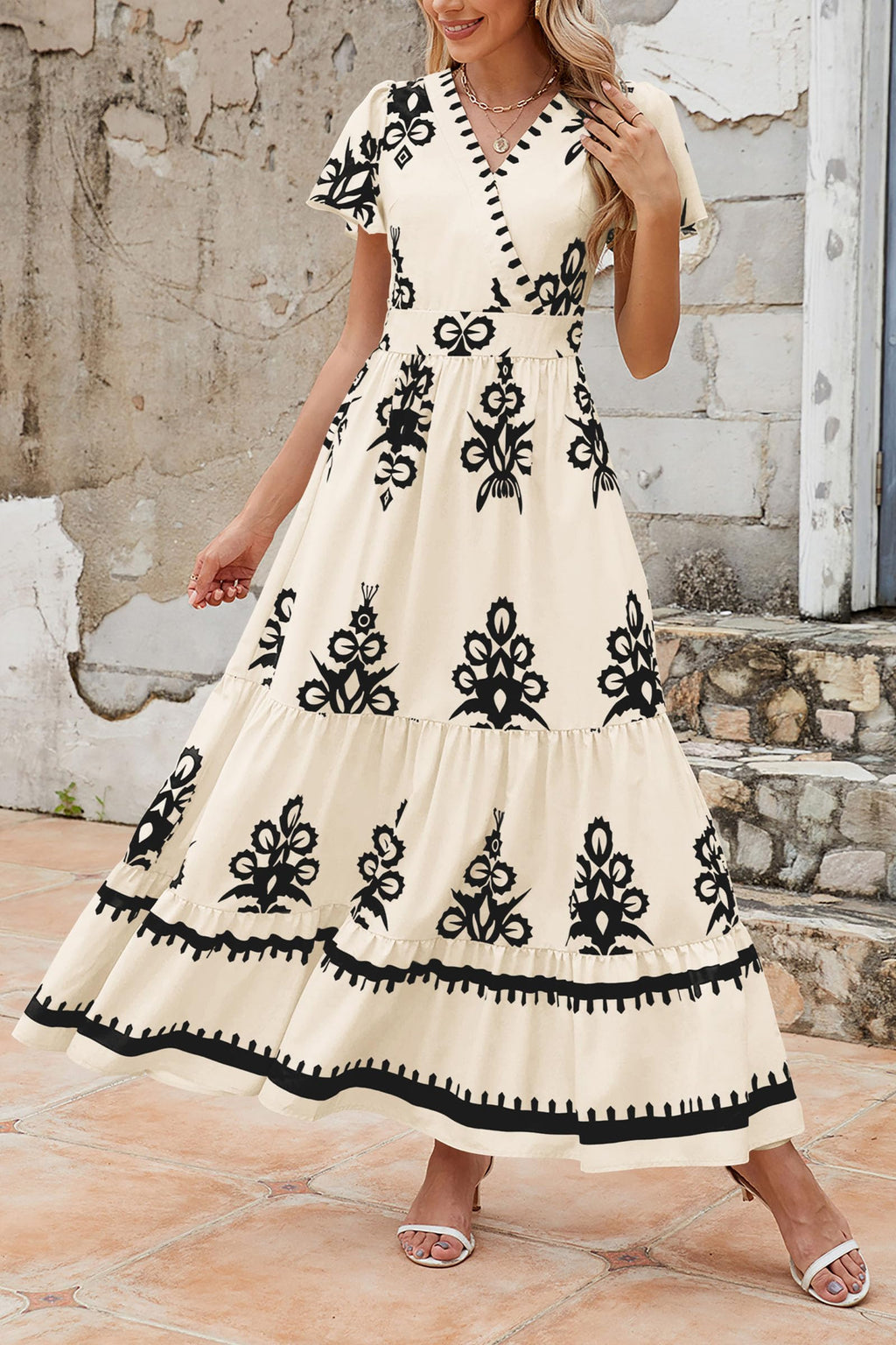PRETTYGARDEN Womens Summer Casual V Neck Boho Maxi Dress Flowy Aline Bell Sleeve Tiered Floral Dresses with Pocket